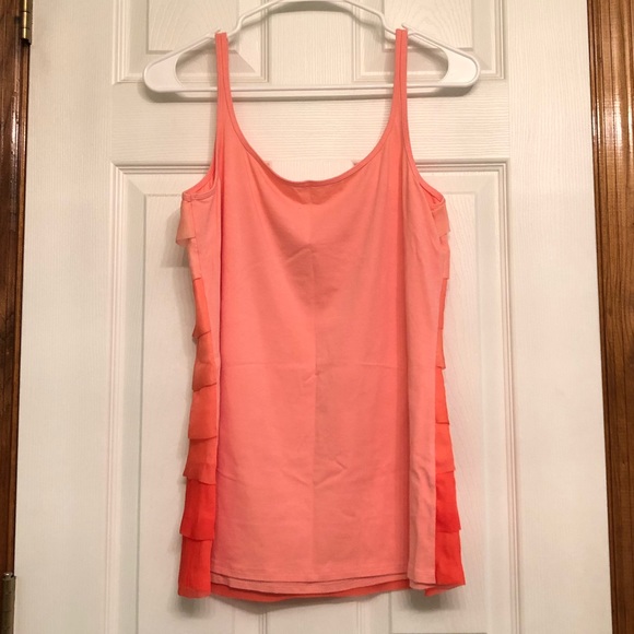 Ombré Ruffle Tank - Picture 2 of 3